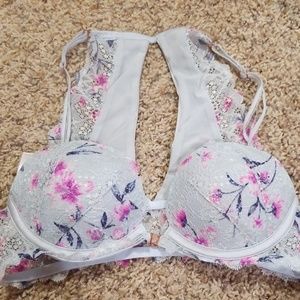 Pink Victoria secret 32b bra